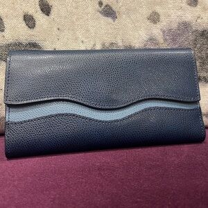 Halogen | Blue Wave Clutch